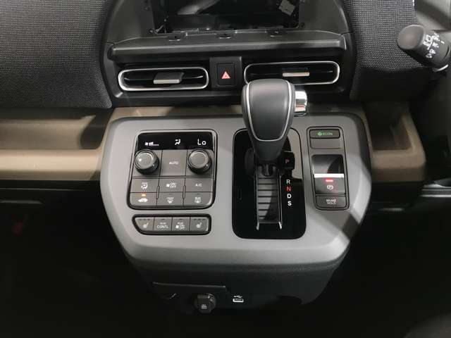 当車両にご希望のメーカーオプションが装備されていない、価格は気に入ってるが車体色が気に入らない、などのお悩みも解決致します★お取り寄せ可能ですので、是非ご相談ください★