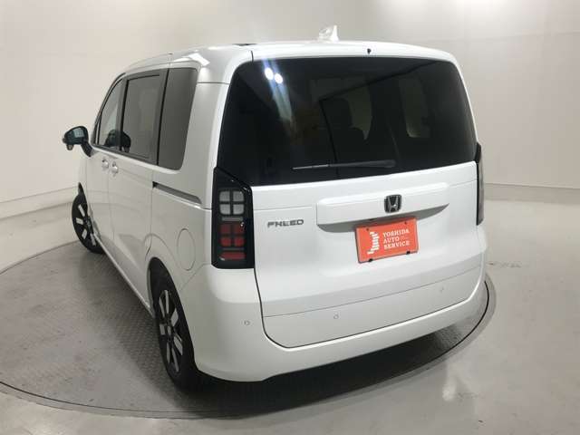 【衝突軽減ブレーキ】歩行者と車両をレーダーとカメラで検出します。警報とディスプレイで衝突の危険をドライバーにお知らせし、衝突軽減をサポートします★