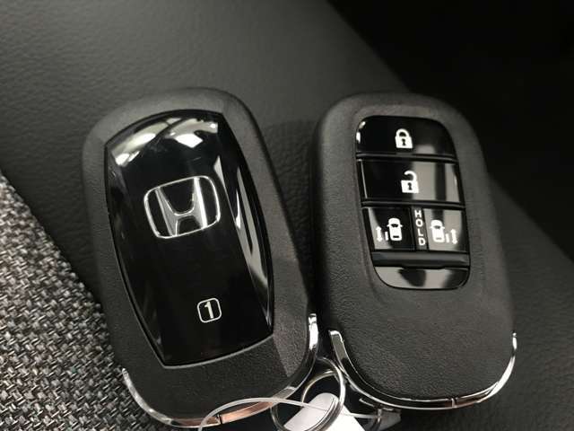 自動車保険と連動するドライブレコーダーも人気があります★