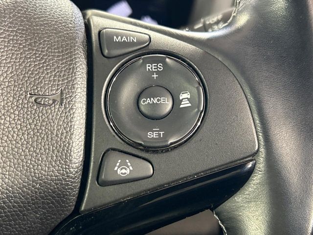 【アダプティブクルーズコントロール】高速道路での長距離走行が楽に！！自動で速度を保つクルーズコントロールが、衝突軽減システムと連携し、前方の車両を感知して車間を保つように速度調節してくれます！！