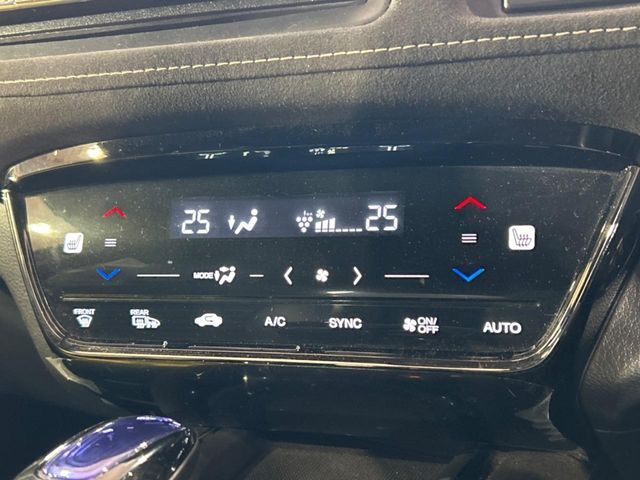 【シートヒーター】寒い日に重宝するシートヒーター！エアコンより早く温まってくれるので寒がりの人も安心ですね♪エアコンの温風は乾燥するから苦手、という方にもをおすすめです。