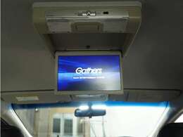 ◆リア席フリップダウンモニター装備車◆　お出かけ時の渋滞！お子様や同乗者の方が退屈しません。ドライバーは運転に集中できます！