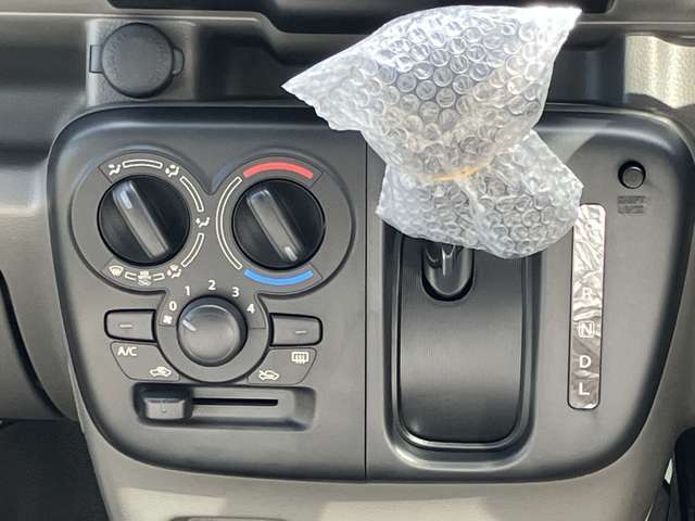 シフトレバー周りもキレイな状態です！