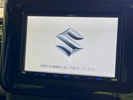 【純正8型ナビ】人気の純正ナビを装備しております。ナビの使いやすさはもちろん、オーディオ機能も充実！キャンプや旅行はもちろん、通勤や買い物など普段のドライブも楽しくなるはず♪