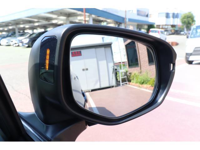 ■リヤビークルディテクション(左右後方からの車両をドアミラーの付け根が点灯し、ドライバーに教えてくれます)