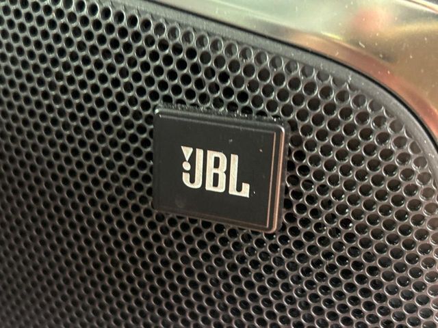【JBLサウンドシステム】高度なチューニング能力が搭載されており、高音質な音楽をお楽しみいただけます♪