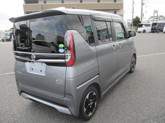 できる限り多くの情報掲出を心がけておりますが、遠方でご来店、現車確認の難しい方はお気軽にご連絡ください。必要に応じて追加で画像をお送りすることも可能です。