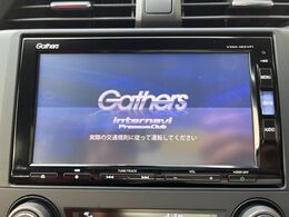【純正ナビ】人気の純正ナビを装備しております。ナビの使いやすさはもちろん、オーディオ機能も充実！キャンプや旅行はもちろん、通勤や買い物など普段のドライブも楽しくなるはず♪