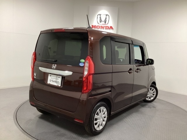 【Honda認定中古車 U-Select】　は3つの安心をお約束します。　1　Hondaのプロが整備した安心。 2　第三者機関がチェックした安心。　3　購入後もHondaが保証する安心。