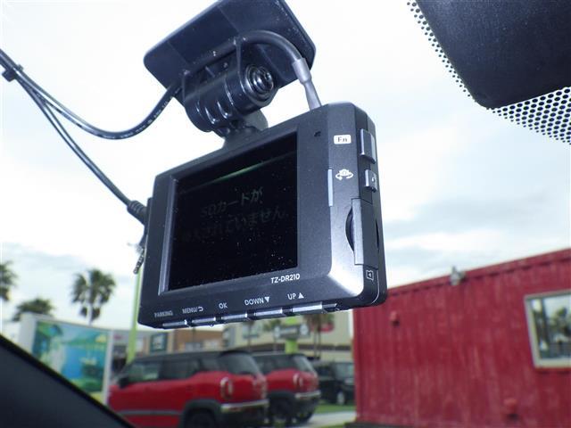 【ドライブレコーダー】映像・音声などの運転中の記録を残します。事故などを起こした起こされた時の証拠になりえますので、もしも時でも安心ですね。