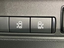 【両側パワースライドドア】スマートキーや運転席のスイッチで後席両側スライドドアの開閉が可能♪電動だから力を入れてドアを開ける必要が無く、小さなお子様でも簡単に開け閉めでき快適です♪