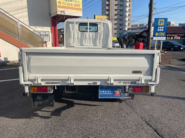 雨・夜間でも屋根下で現車確認が出来ます！