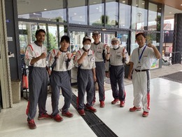 当店では、ご成約のお車をホンダカーズ整備工場にて、ご納車までに法定12ヶ月点検または車検整備を実施します！整備代、消耗品代は車両本体価格に含まれております！必要消耗品交換付で安心です。