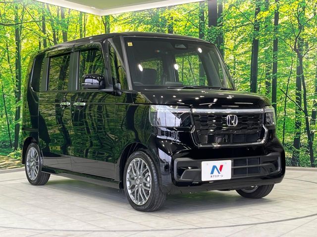 大好評のボディコーティング「弾スプラッシュコート」もご納車までに施工可能。通常のガラスコートと異なる、耐久年数6年の無機質ガラスコーティングが、ボディをキレイな状態に保ってくれます。