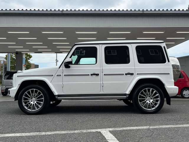 内装・外装共に専門業者にて仕上げさせて頂いてからのご納車になります♪