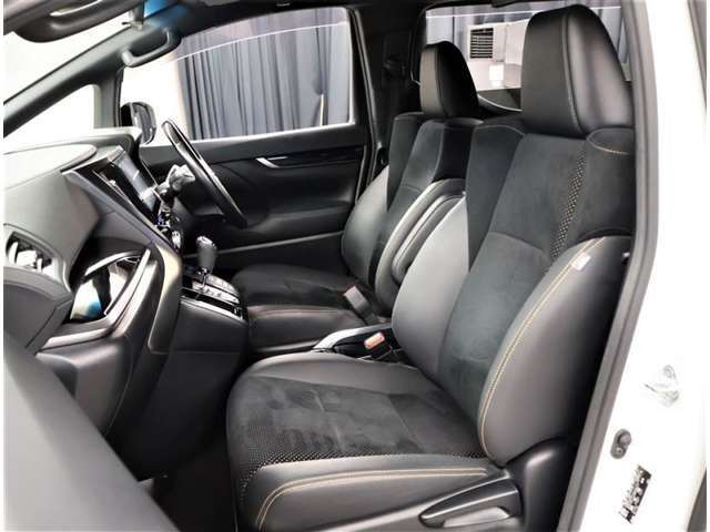 もちろんフロアマットも洗浄済みで綺麗になってます！この綺麗な車をぜひ貴方へ！！！