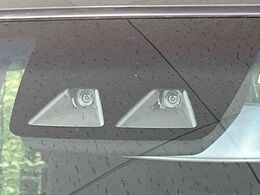 【スマートアシスト】走行中に前方の車両等を認識し、衝突しそうな時は警報とブレーキで衝突回避と被害軽減をアシスト。より安全にドライブをお楽しみいただけます。