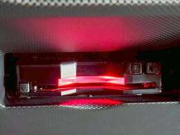 人気のオプション、ビルトインETC付き！料金所もノンストップ通過で渋滞知らず！後から付けると2万円前後はするオプションですので、最初から付いているのは嬉しいですね！