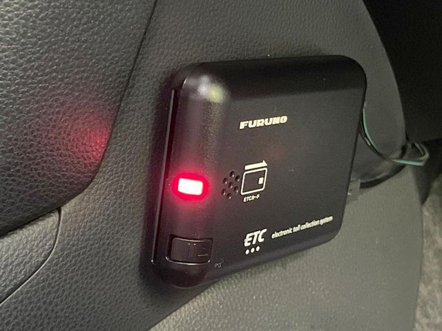 【ETC】高速道路の料金所をストレスなく通過！話題のスポットやサービスエリアに多い「スマートIC」利用時は必須のアイテムです。当店でセットアップを実施、ご納車当日からすぐにご利用いただけます！