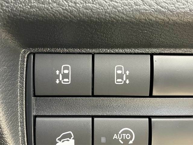 【両側電動スライドドア】運転席よりボタンひとつで開閉可能なスライドドアです。雨の日のお迎えの時など役立ちますね。