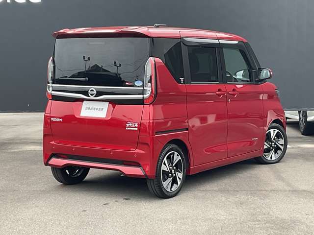納車前に点検整備をさせていただきます。もちろん全車走行距離無制限のワイド保証付きですので安心してお乗りいただけます。