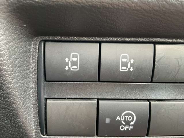 オートスライドドアは、運転席前にあるスイッチの操作でもオート開閉ができ、とても便利です。