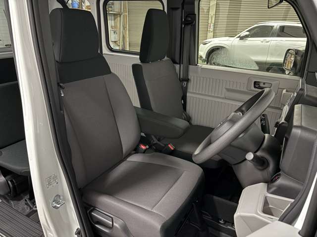 厚めのシートで長時間での運転でのつかれにく仕様になります。