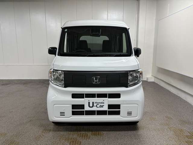 安心感のあるタフタホワイトカラーのお車です。