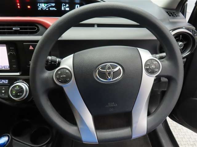 ぜひ展示車の運転席に座ってみてください。