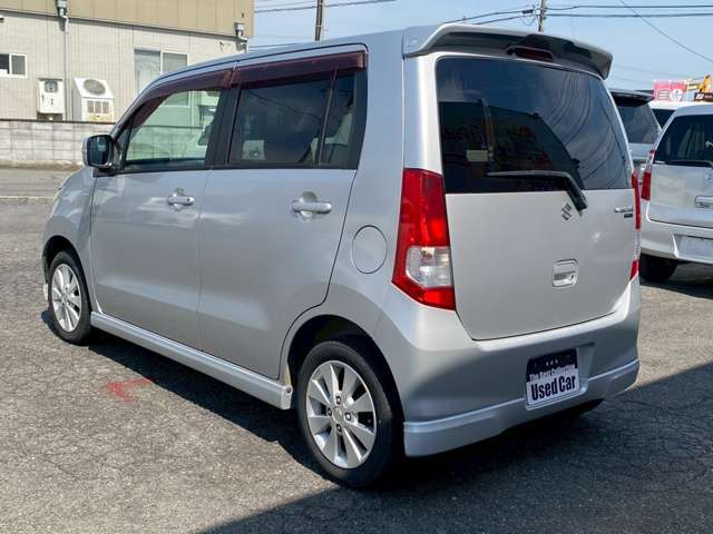中古車販売　パドックアース　高崎店　住所：〒370-3102　高崎市箕郷町生原1075-11