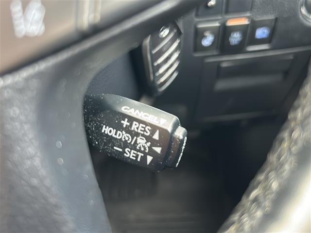 気になる車はすぐにお問い合わせください！画面右側の0066から始まる無料ダイヤルからお問い合わせ下さい！専門スタッフがお車のご質問にお答えいたします！