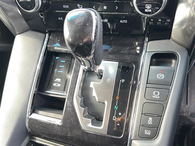 【シフトレバー】『シフトレバー』の画像になります。写真の内容に関してご不明点、ご質問等がございましたらお気軽にガリバー店舗までお問い合わせください。