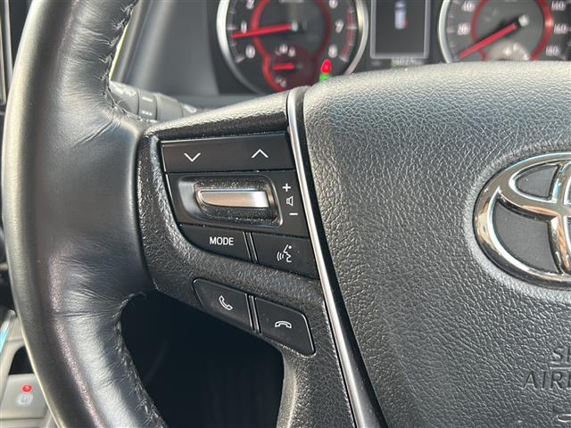 【運転席操作部】『運転席周辺の装備』の画像になります。快適なドライブを楽しむための機能が装備されています！運転席から触れるので使いやすいです！