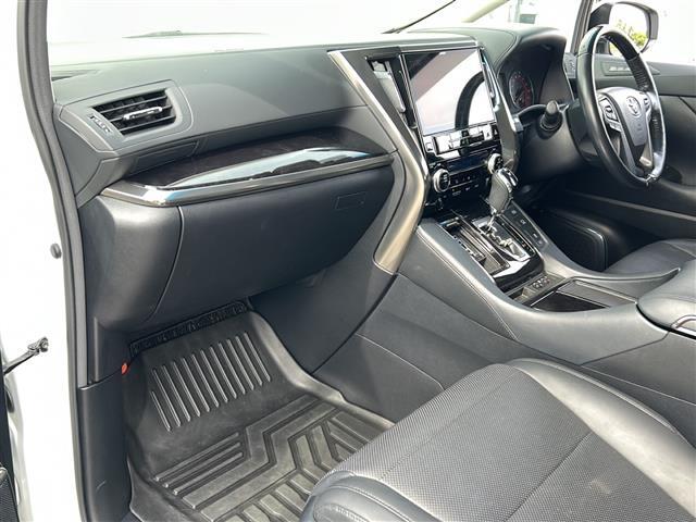 【インパネ全体】『インパネ全体』の画像になります。写真の内容に関してご不明点、ご質問等がございましたらお気軽にガリバー店舗までお問い合わせください。