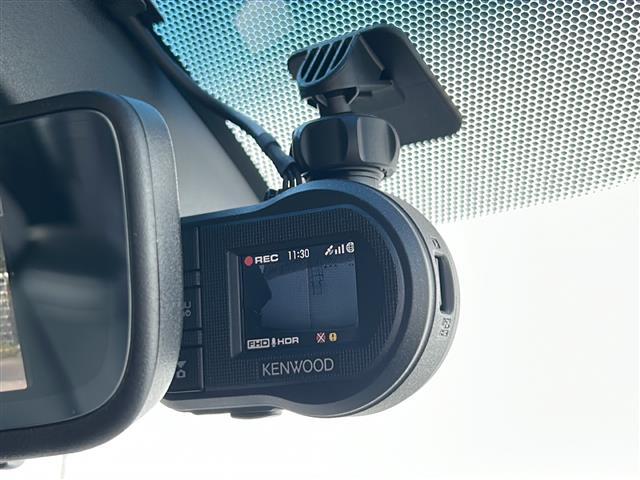 【バックミラー】『バックミラー周辺』の画像になります。写真の内容に関してご不明点、ご質問等がございましたらお気軽にガリバー店舗までお問い合わせください。