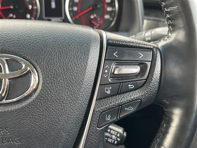 【運転席操作部】『運転席周辺の装備』の画像になります。快適なドライブを楽しむための機能が装備されています！運転席から触れるので使いやすいです！