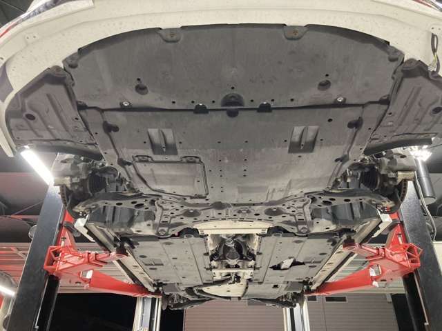 下廻り前方から☆　しっかりメンテナンスして頂いていたようで、サビが少なくキレイな状態！じっくりご覧下さい♪【無料電話】0078-6003-206896　【LINE　ID】07020337089で検索♪