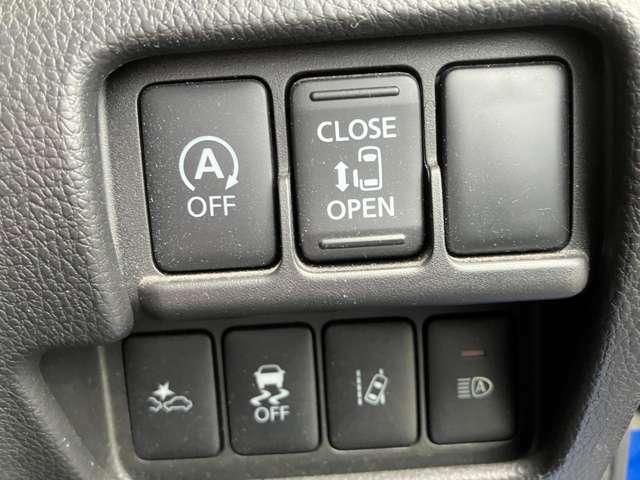 助手席側オートスライドドアです！インテリジェントキーや運転席のスイッチで簡単にドアの開閉ができるので、とても便利な装備です♪