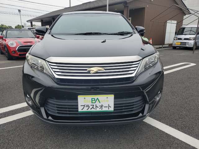 今回ご紹介させて頂く車両はトヨタのハリアーになります。