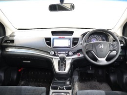 操作性に優れた運転席となります！小物入れや各ボタンの配置にこだわり、使いやすいです！座り心地もよく視認性も良好なのでロングドライブもお任せ下さい！