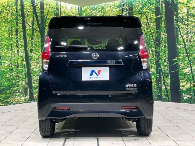 安心の最長10年・走行無制限保証（有償）をご用意。保証内容も充実はもちろん、無料点検＆オイル交換や、年中無休の全国・24時間ロードサービスも付帯されておりますのでご安心下さい。