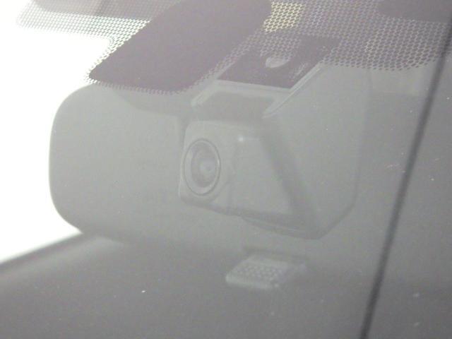 ドライブレコーダーを装備しています