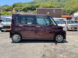 ★右サイドからです♪★車内はクリーニング済みですが、納車時にもう一度クリーニング致しますので、より快適に新しいカーライフを過ごせます！お問い合わせは「セラ自動車株式会社」《0078-6002-397587》まで！！