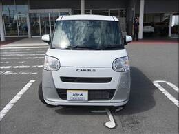 広い展示場には目移りしちゃうくらい軽・届出済未使用車が展示されてます