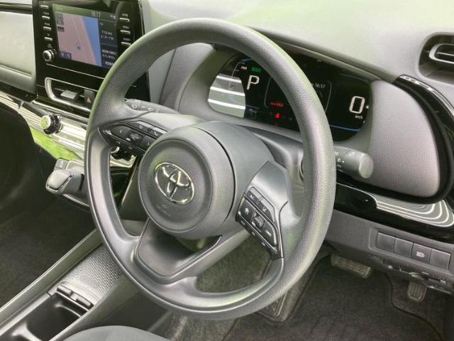 WECARSの展示場では実際に見て、触ってお車をお選びいただけます！知識の豊富な営業スタッフが様々なカーライフをご提案いたします！