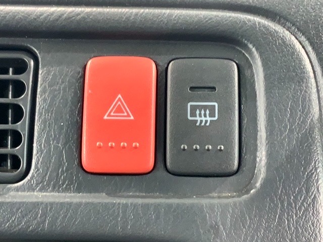 県外のお客様にも販売しております。　気になるお車があればぜひお問合せ下さいね！　ご来店での納車やご自宅への配送手配など、お客様のご都合に合わせてご対応させていただきます。