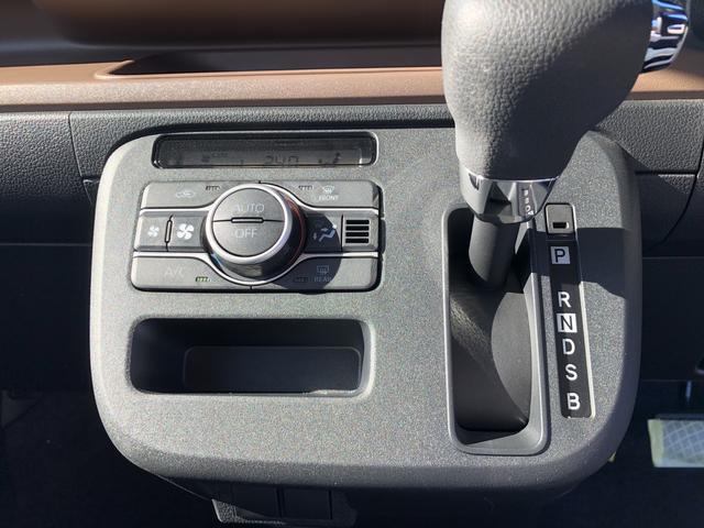 握りやすい位置のシフトレバー。