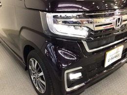 【LEDヘッドライト】ディスチャージヘッドライト（HID）と同等の明るさで、夜道や雨天走行が明るく視界良好！！　フォグライトも装備で、安心感さらにUPです♪安心ドライブを楽しんで下さい♪