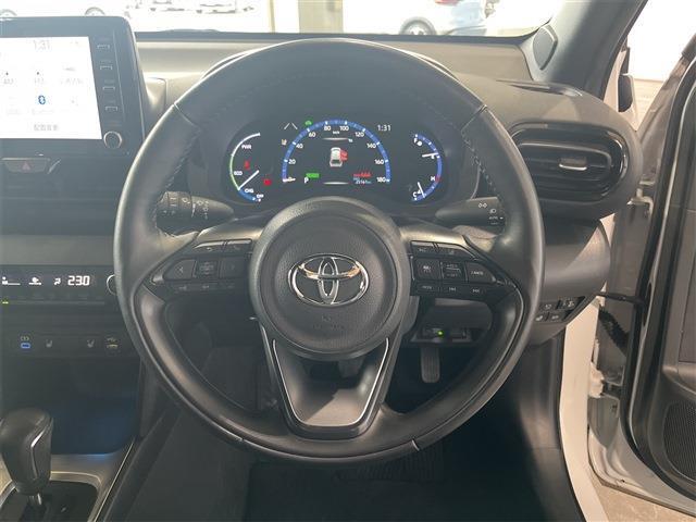 レーダークルーズコントロール・ステアリングリモコン・クリアランスソナー・オートブレーキホールド・電子パーキング・シートヒーター・ステアリングヒーター・パワーシート・LEDオートライト・オートハイビーム →