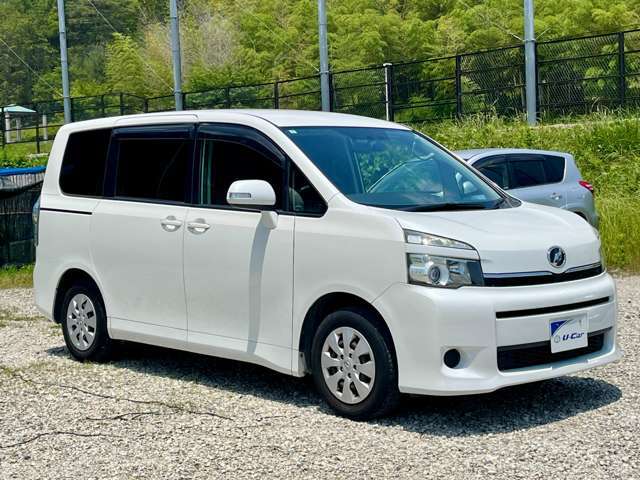 大きなキズや凹みは見当たりませんが、各部に線キズや飛び石キズはありますので現車のご確認をお願いいたします。